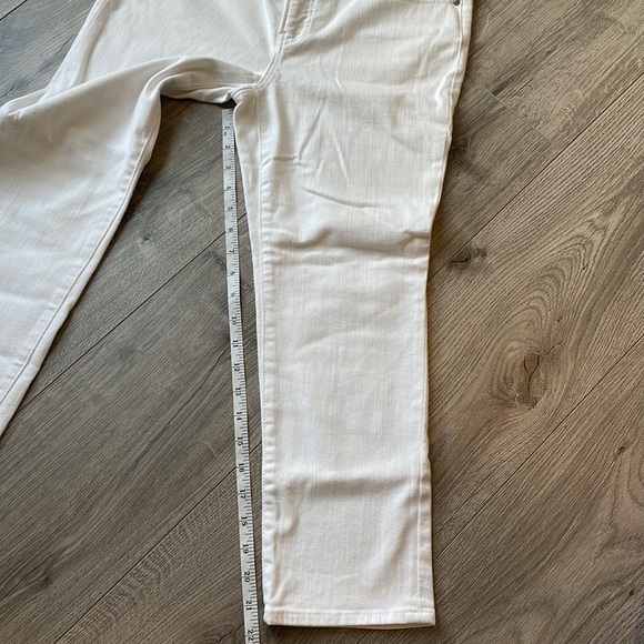 Chico White Girlfriend Slim Leg Crop - Picture 5 of 6